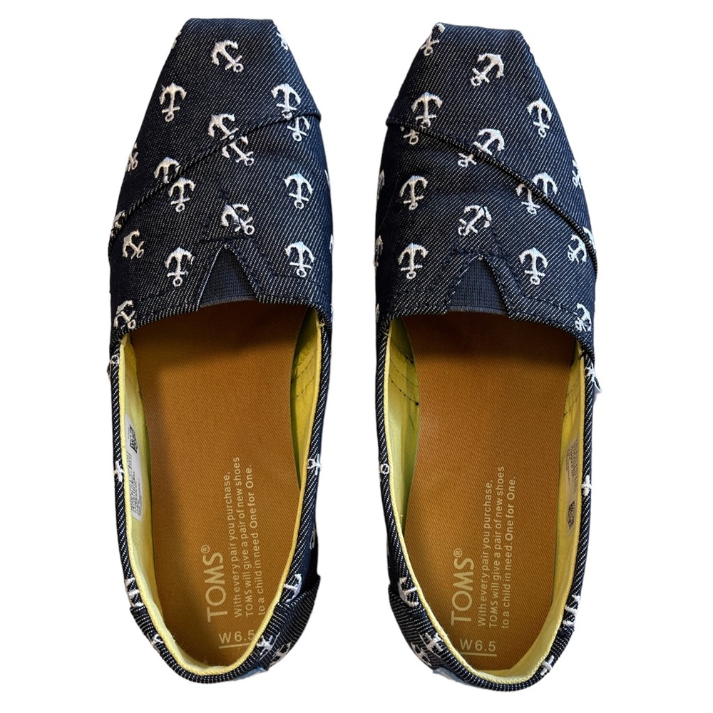 TOMS WOMEN. Navy Anchors Embroidered Flats shoe Size 6.5 Navy Blue